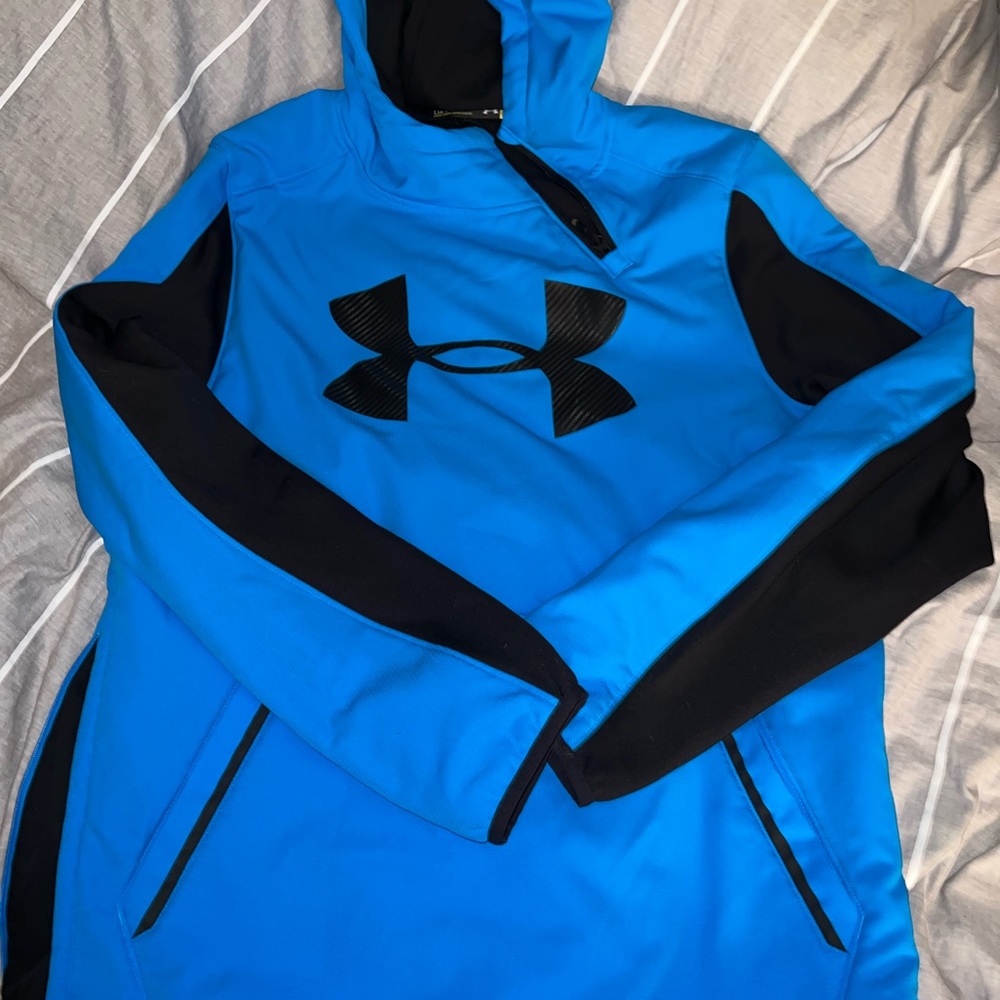 Mens Under Armour size large. VERYY NICE! Has a small stain on the front!!